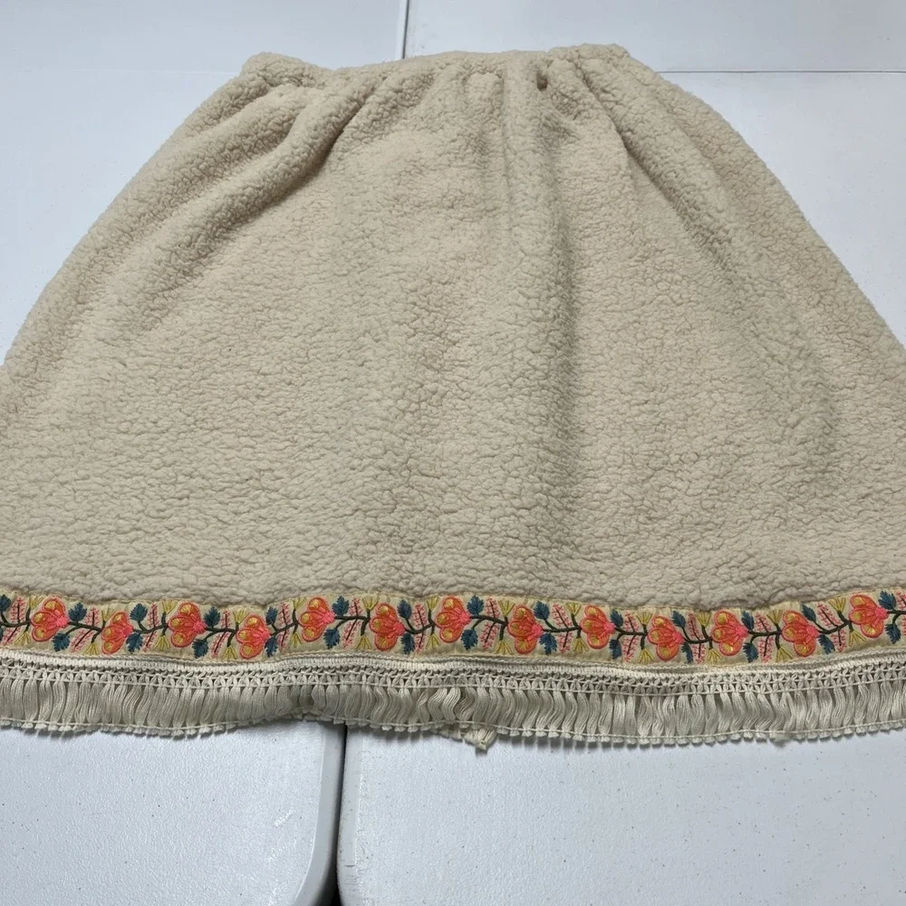 Natural Life Body Towel Wrap L/XL Ivory Fleece Floral Embroidered Magnetic Close